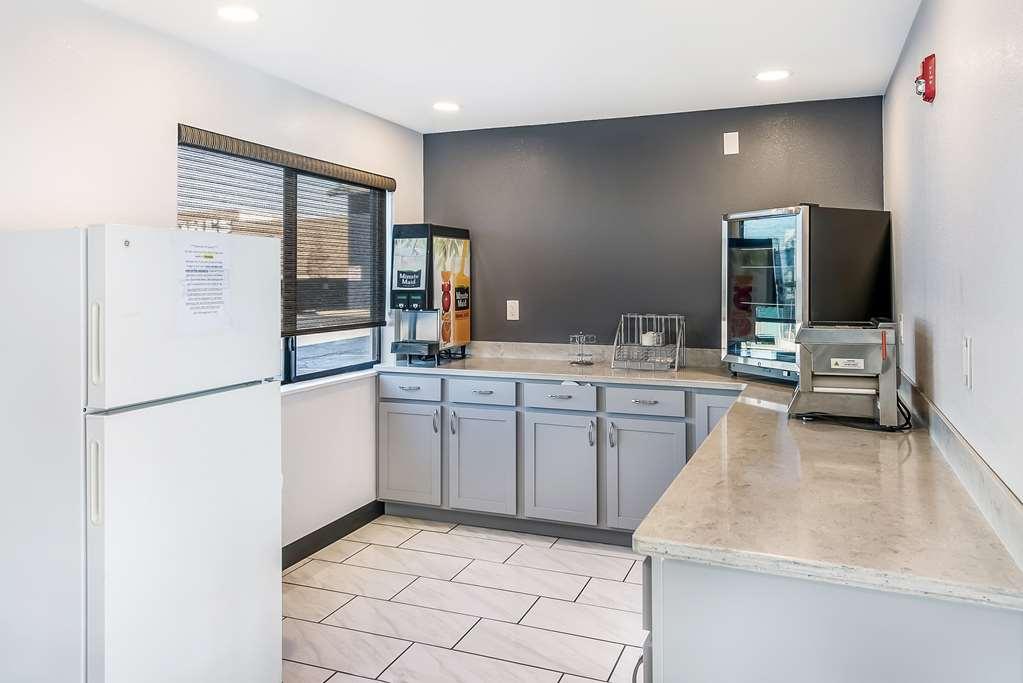 Americas Best Value Inn East Peoria Restaurant billede