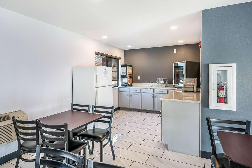 Americas Best Value Inn East Peoria Restaurant billede
